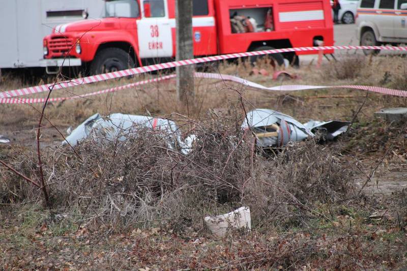 Истребитель МиГ-29 после взлёта "потерял" подвесные топливные баки