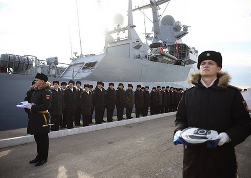 Черноморский флот пополнился патрульным кораблём и спасательным судном