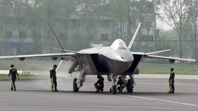 В Вашингтоне ответили на вопросы о фото китайского истребителя J-20 в США