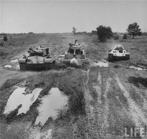 How effective would a Churchill Mk VII tank against medium tanks like the  Pz IV Ausf. G or the T-34/85? - Quora