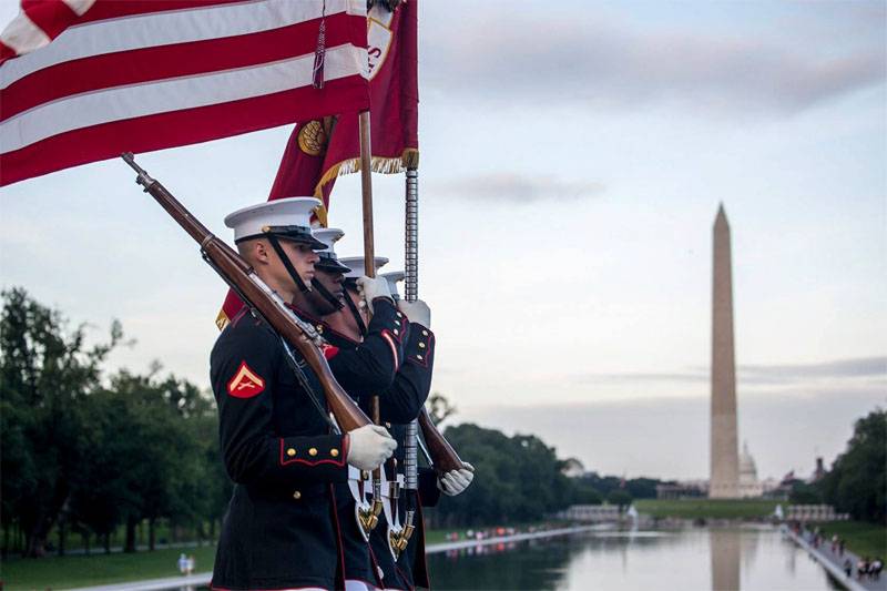 Soldado de la Infantería de Marina de élite a tiros en Washington DC