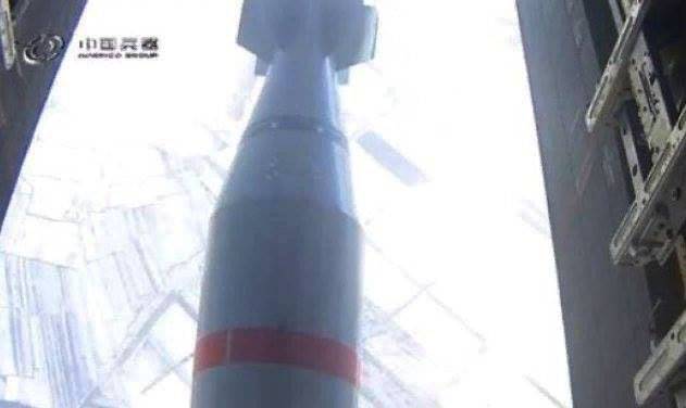 चीनी वायु सेना ने "ज़ार बम" के चीनी संस्करण का परीक्षण किया
