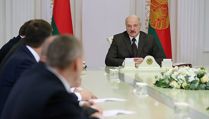 Lukashenko ha sottolineato la minaccia alla sovranità della Repubblica di Bielorussia da ovest e da est