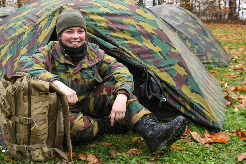 금요일 : 벨기에 군의 여성 얼굴들