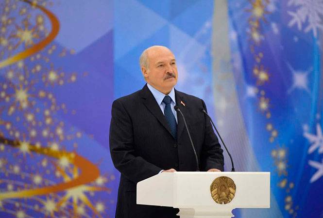 Lukashenka는 서쪽, 동쪽, 북쪽 및 남쪽과 협력할 준비가 되어 있습니다.