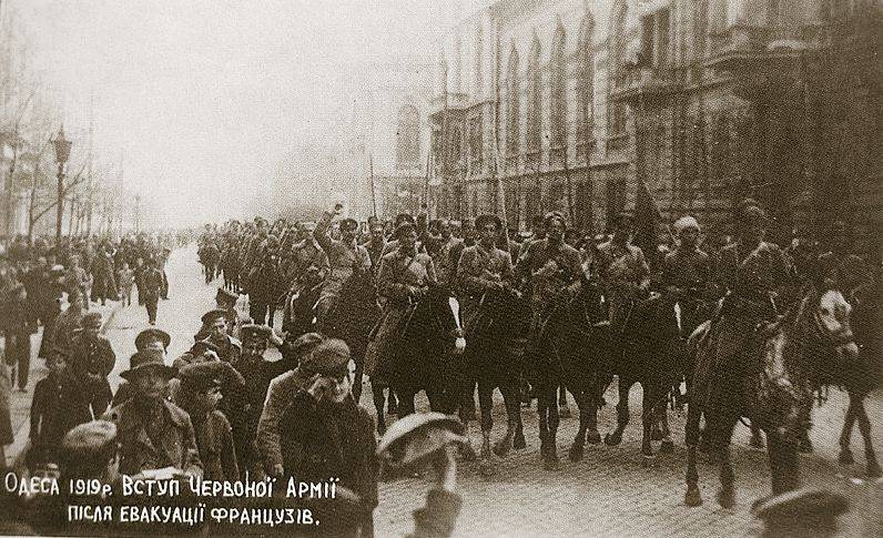 https://topwar.ru/uploads/posts/2019-01/1548185268_entry_of_the_red_army_in_odessa_april_1919.jpg
