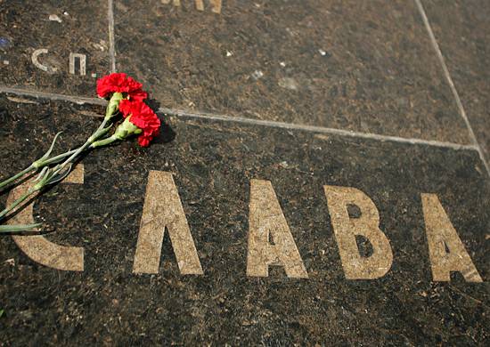 독일에서는 레닌 그라드의 봉쇄를 해제 한 75 기념일을 기념하여 러시아의 퍼레이드가 위험하다고
