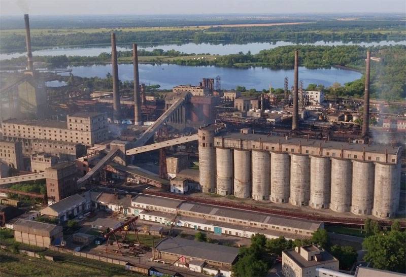 Взрыв прогремел на коксохимическом заводе в Днепропетровской области