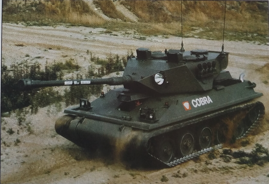 Танк кобра мир танков. Cobra танк. Танк Бельгии Cobra. Cobra БТР Бельгия. ACEC Cobra 90.