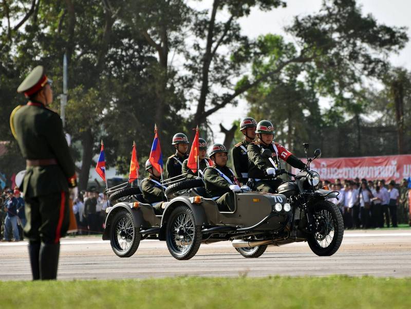 Армия Лаоса пересела на российские мотоциклы "Урал"