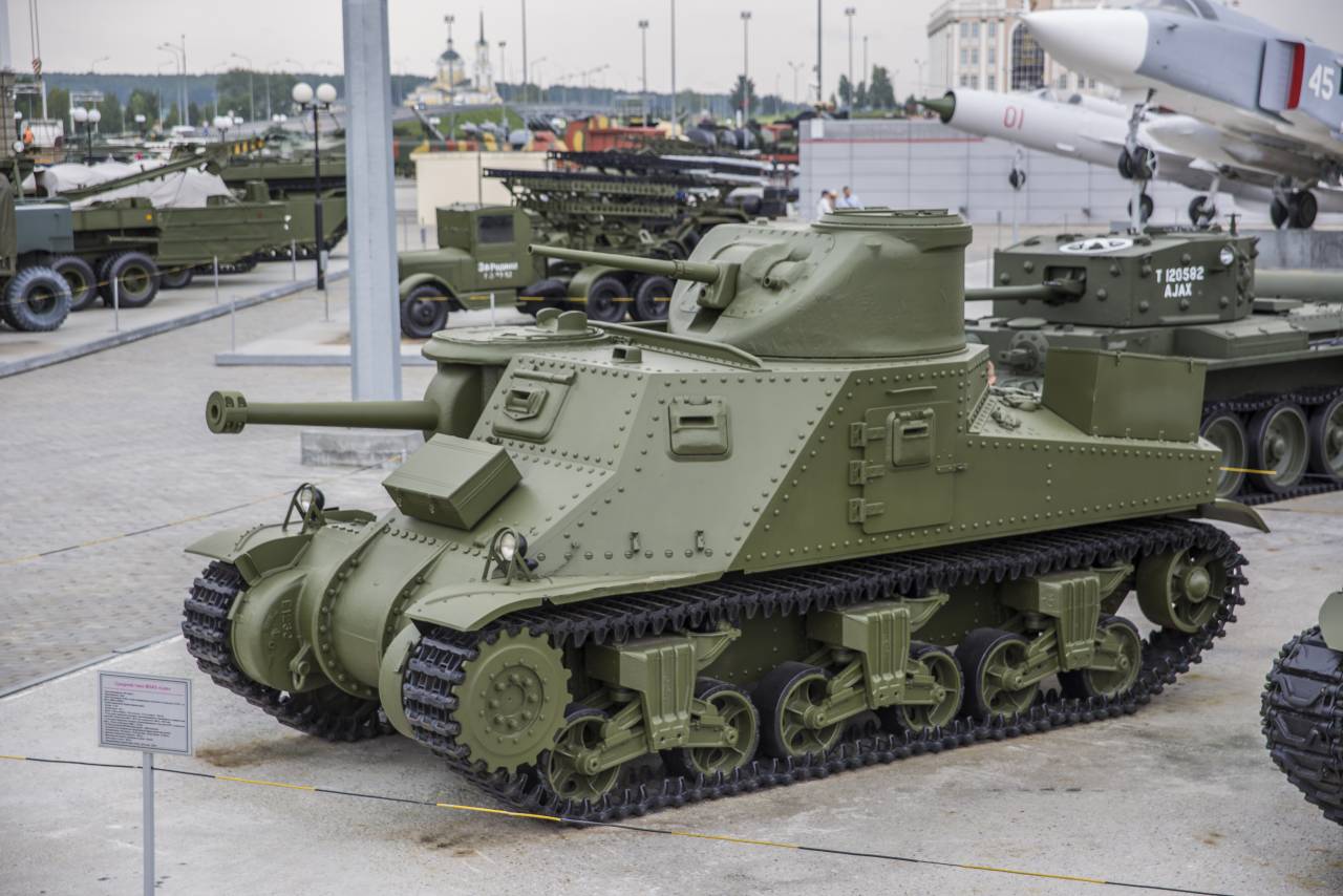 Танк ли 3. Танк м3 Грант. M3 Lee танк. M3 Grant танк. Американский танк m3.
