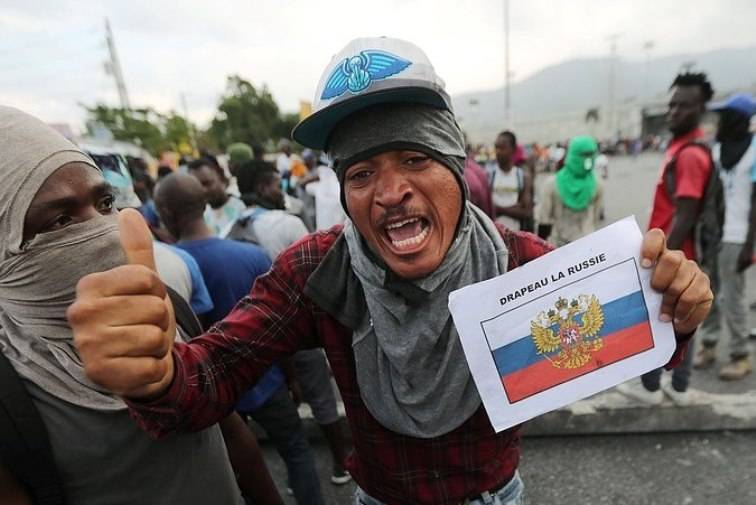 תושבי האיטי ביקשו עזרה מרוסיה ושרפו את דגל ארה"ב