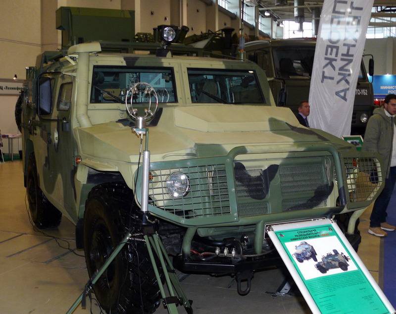 Il più recente veicolo da ricognizione RCB e altre apparecchiature RChBZ saranno mostrati all'Esercito-2019