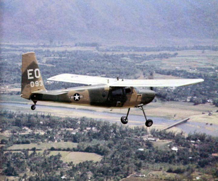 Sin marcar Involucrando a los Estados Unidos en la guerra de Vietnam y el papel de viejos bombarderos