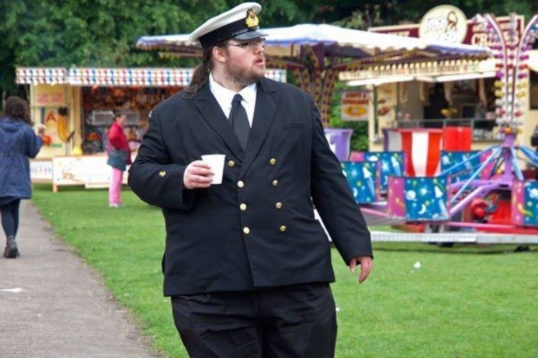 На подлодках ВМС Британии расширят люки для страдающих ожирением моряков
