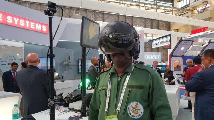 A mídia indiana anunciou o uso de um capacete multimídia por um piloto do MiG-21