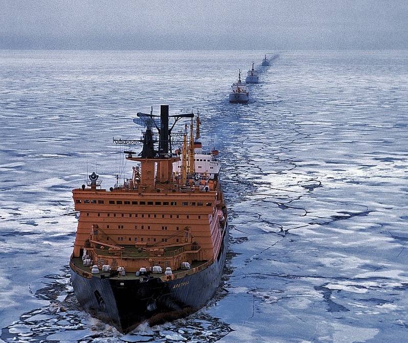 Rusya, Kuzey Deniz Yolu'ndaki yabancı savaş gemilerinin geçişi için kurallar getirdi