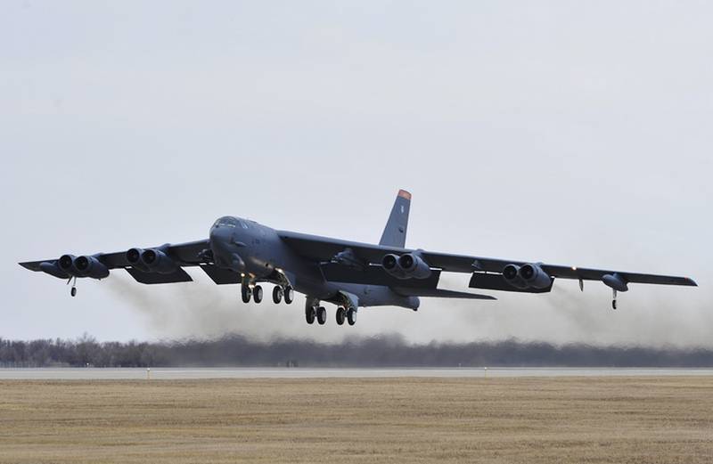 the US threw in Europe strategic bombers B-52H