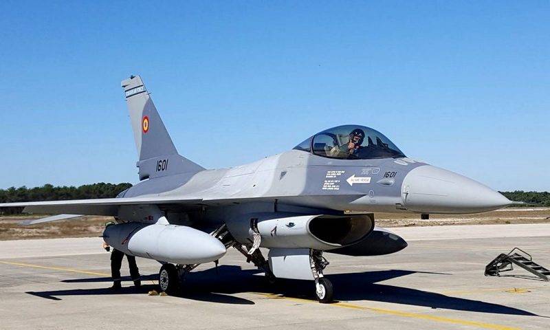 Romanian air force will be equipped with Soviet MiG-21 on the American F-16
