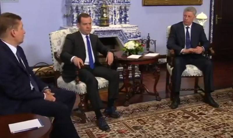 Украинская оппозиция прибыла в Москву на переговоры с Медведевым