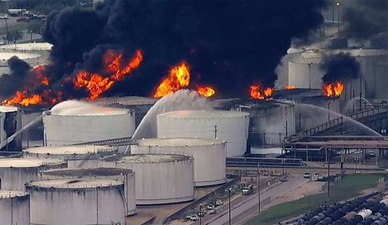 ABD’de Kıtalararası’nın yangın nedeniyle meydana geldiği petrol tanklarının güvenliğini kontrol ediniz.