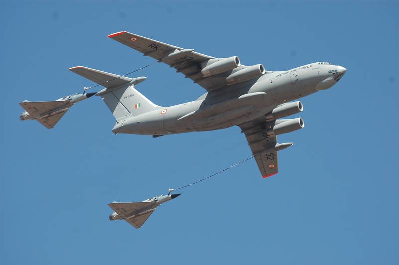 Индийские топливозаправщики Ил-78МКИ отремонтируют в России