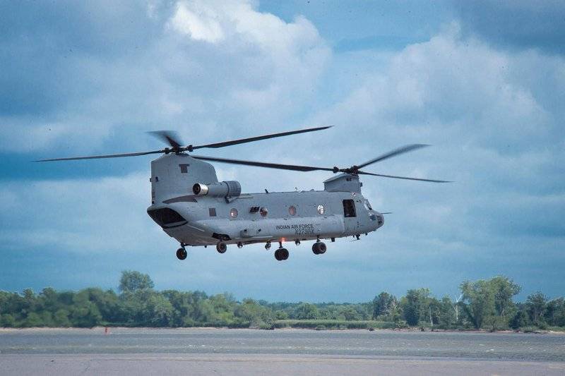 ВВС Индии получили первые четыре вертолёта CH-47F(I) Chinook