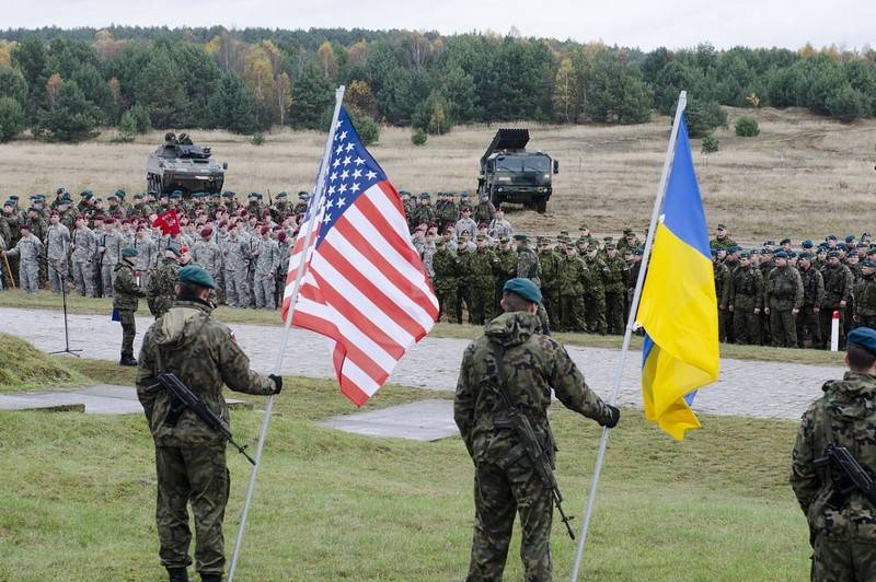 США продолжат оказывать Украине военную помощь