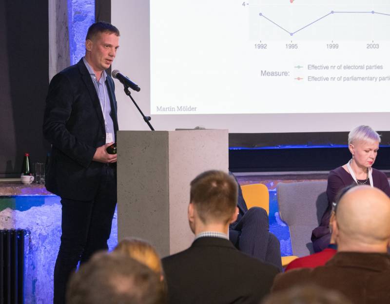 В Эстонии победу на выборах празднуют оппозиционеры