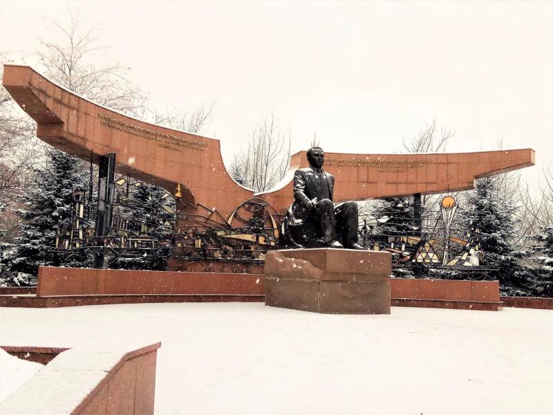 Итоги недели. «Он же памятник!»