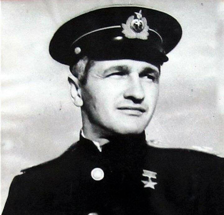 Dos veces hero El piloto soviético Rakov ahogó a los barcos alemanes y rescató a sus colegas