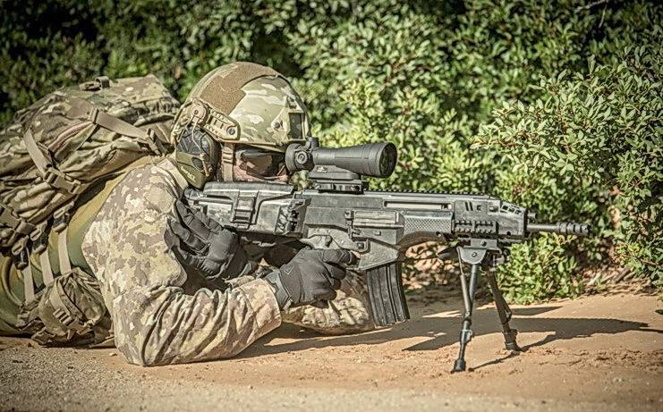 Israel introdujo un nuevo rifle de asalto para competir con el AK
