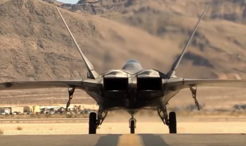 В Сети появилось видео учебного боя французского Rafale с F-22 Raptor