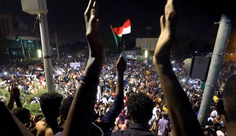 В Судане к власти в ходе переворота пришли военные