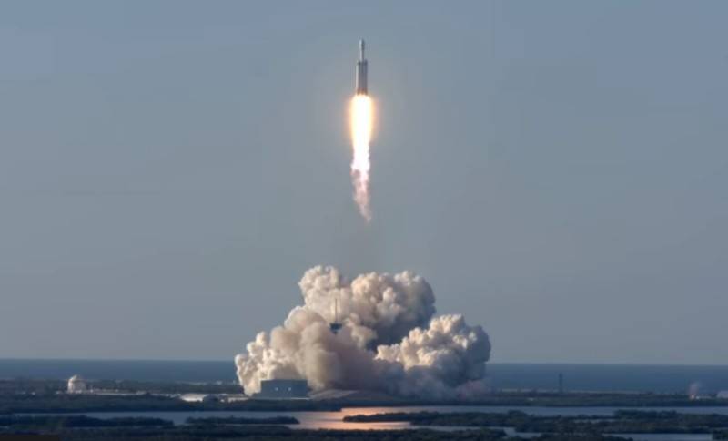 SpaceX has conducted the second successful launch of super-heavy rocket, the Falcon Heavy