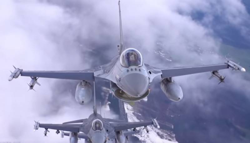 ВВС Ирака получили еще шесть истребителей F-16Q "Файтинг Фалкон"
