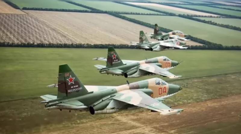 Eine Reihe von aufgerüsteten Su-25CM3-Kampfflugzeugen betrat den South Military District