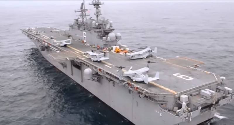 ВМС США перебрасывают в Японию УДК "America"