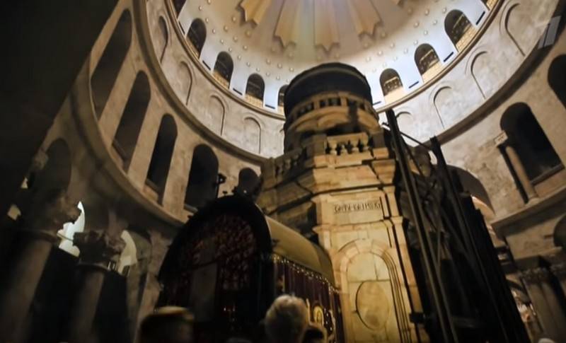 Священников новой церкви Украины не допустили к служению в храме Господня