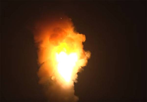 Zveřejněné záběry startu amerického ICBM Minuteman III z Kalifornie