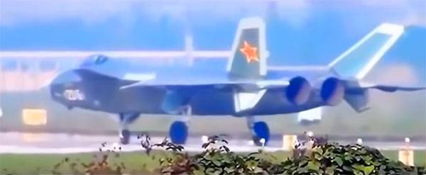 Todetaan, että Intian ilmavoimien Su-30 on toistuvasti seurannut Kiinan ilmavoimien J-20:n "näkymättömyyttä"