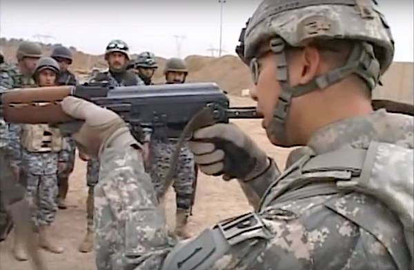 Ο στρατός των ΗΠΑ προμηθεύει φυσίγγια για το τουφέκι επίθεσης Καλάσνικοφ