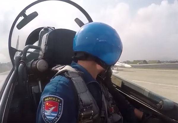 Пилотов Су-30 ВМС Китая тренировали "экстремальными вводными"