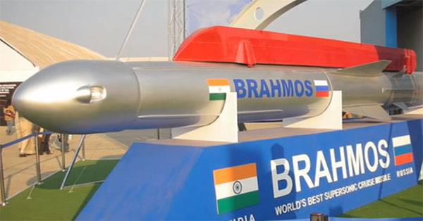 Испытание крылатой ракеты "БраМос" в Индии завершилось неудачей