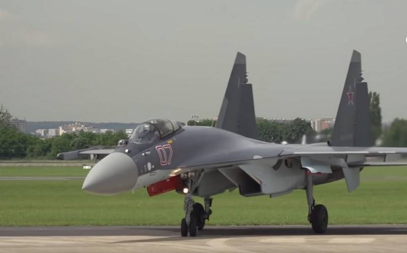 ВКС РФ продолжат закупать истребители Су-35 параллельно с закупкой Су-57