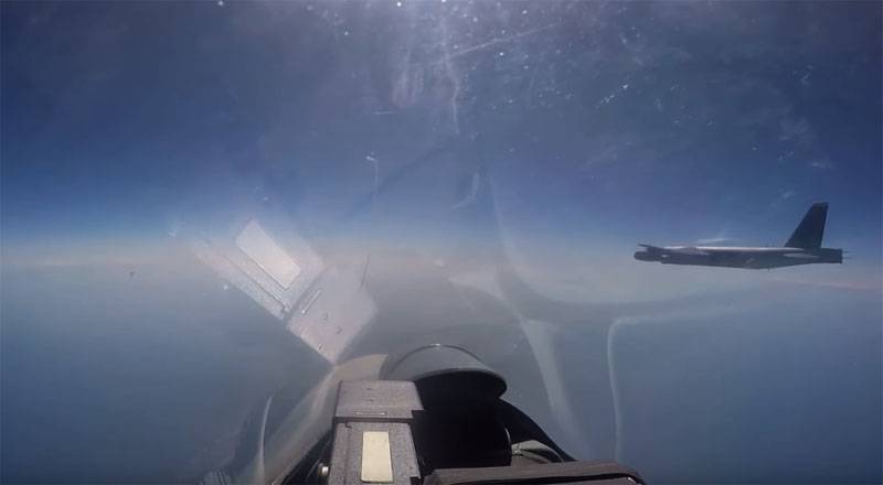 Προβάλλεται βίντεο από την αναχαίτιση του αμερικανικού B-52N από το ρωσικό Su-27