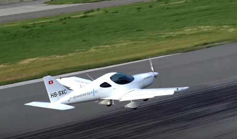 В Швейцарии испытали полностью электрический самолёт