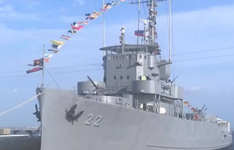 फिलीपीन नौसेना ने दुनिया के सबसे पुराने परिचालन युद्धपोतों में से एक को सेवामुक्त कर दिया है।