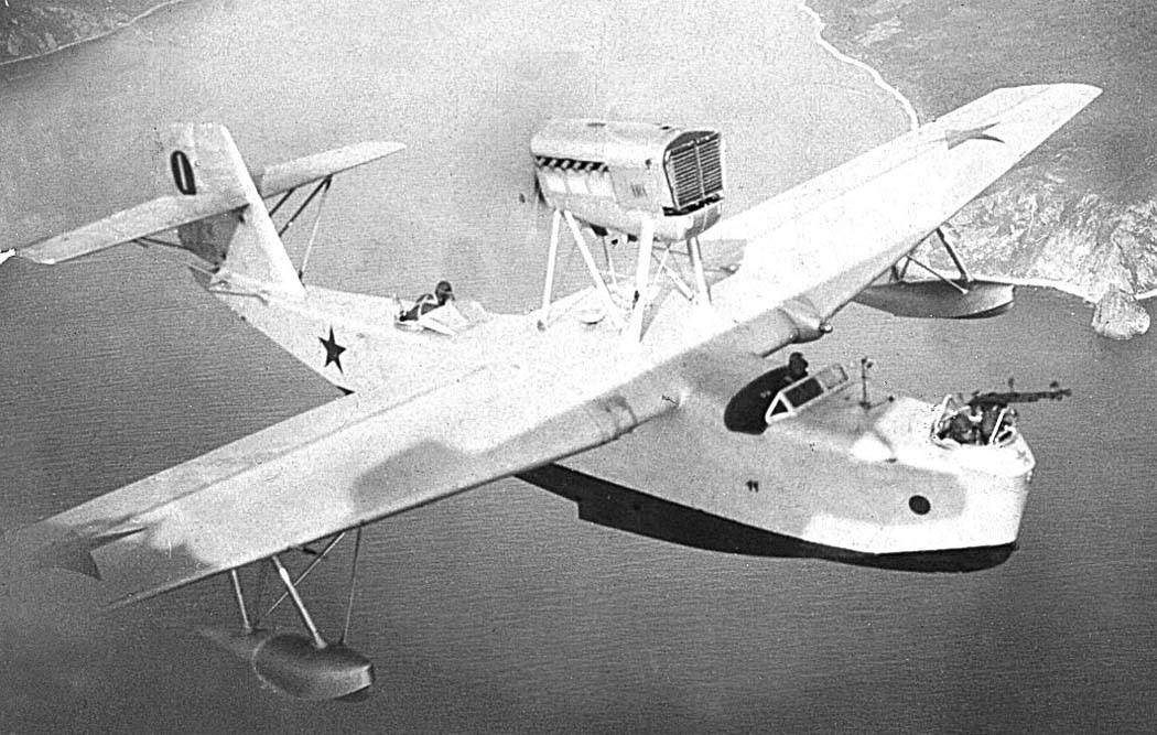 Самолет катер 2 в 1. Самолета МБР-2 Бериев. 1932 — Первый полёт летающей лодки МБР-2 Г. М. Бериева.. Бериев МБР-2. МБР-2 гидросамолёт.