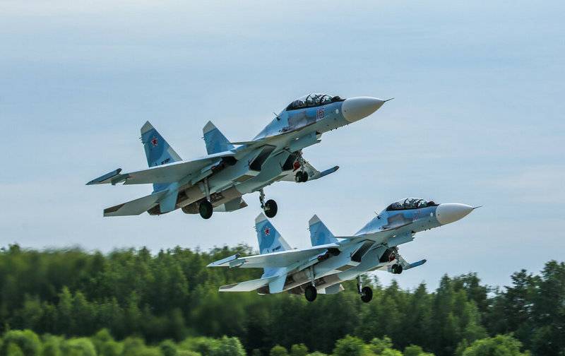 Uzbekistán tiene la intención de comprar el caza ruso Su-30CM